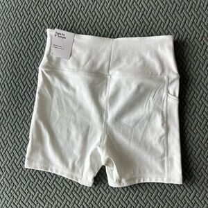 Nike tight fit 4” shorts